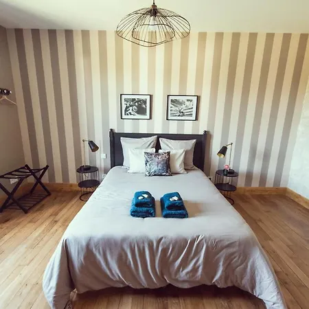 Domaine Du Lion Rouge Piscine Et Bed & Breakfast Coucy-le-Château-Auffrique