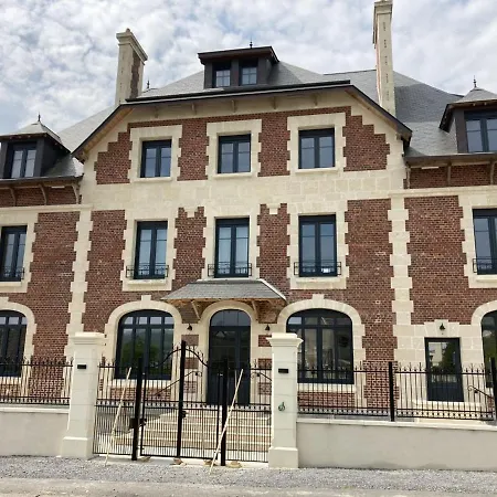 Domaine Du Lion Rouge Piscine Et Frühstückspension