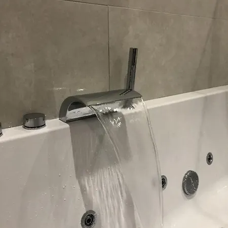 Domaine Du Lion Rouge Piscine Et 4*