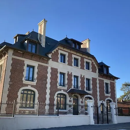 Domaine Du Lion Rouge Piscine Et 4*