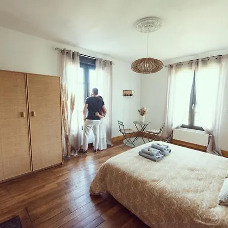 Domaine Du Lion Rouge Piscine Et Bed & Breakfast Coucy-le-Chateau-Auffrique