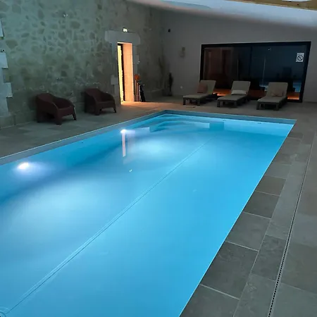 Bed & Breakfast Domaine Du Lion Rouge Piscine Et 4*