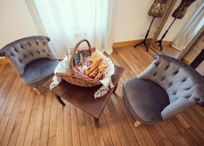 Bed & Breakfast Domaine Du Lion Rouge Piscine Et 4*