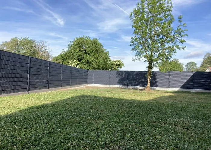 Domaine Du Lion Rouge Piscine Et Bed & Breakfast 4*