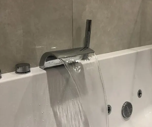 Domaine Du Lion Rouge Piscine Et 4*