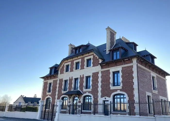 Bed & Breakfast Domaine Du Lion Rouge Piscine Et