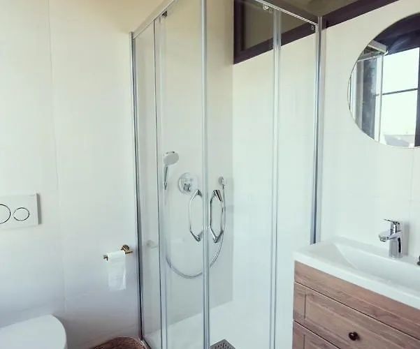 Domaine Du Lion Rouge Piscine Et 4*