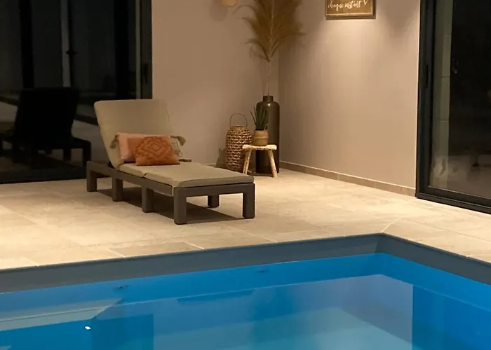 Bed & Breakfast Domaine Du Lion Rouge Piscine Et 4*