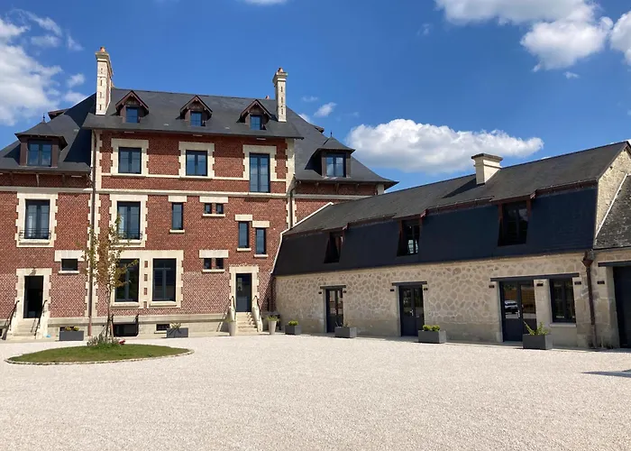 Domaine Du Lion Rouge Piscine Et 4*